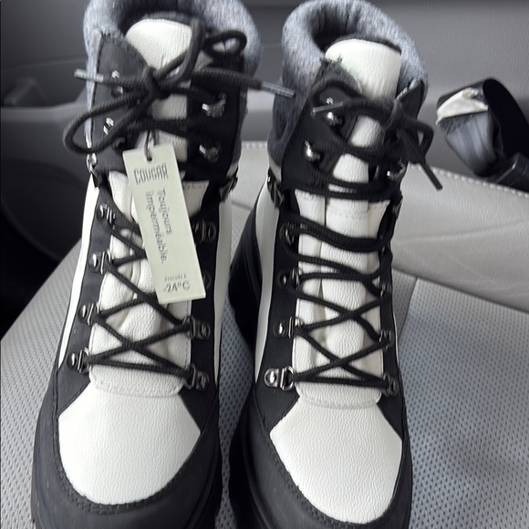 Cougar Black and White Winter Boots with Insulated Lining size 10-NEW - Picture 5 of 6